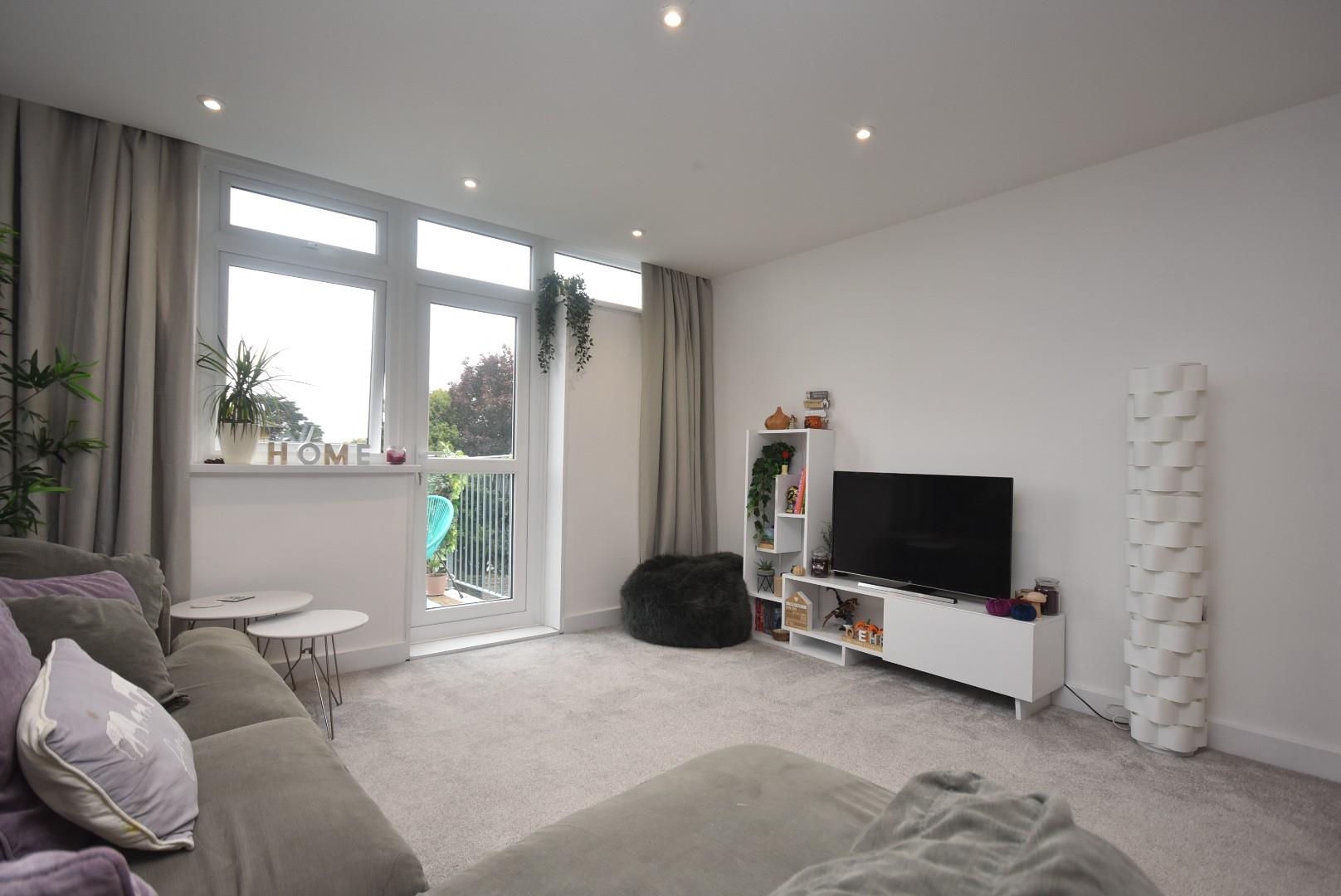 8 St. Nicholas House, Bradford Place, Penarth, CF64 1AL